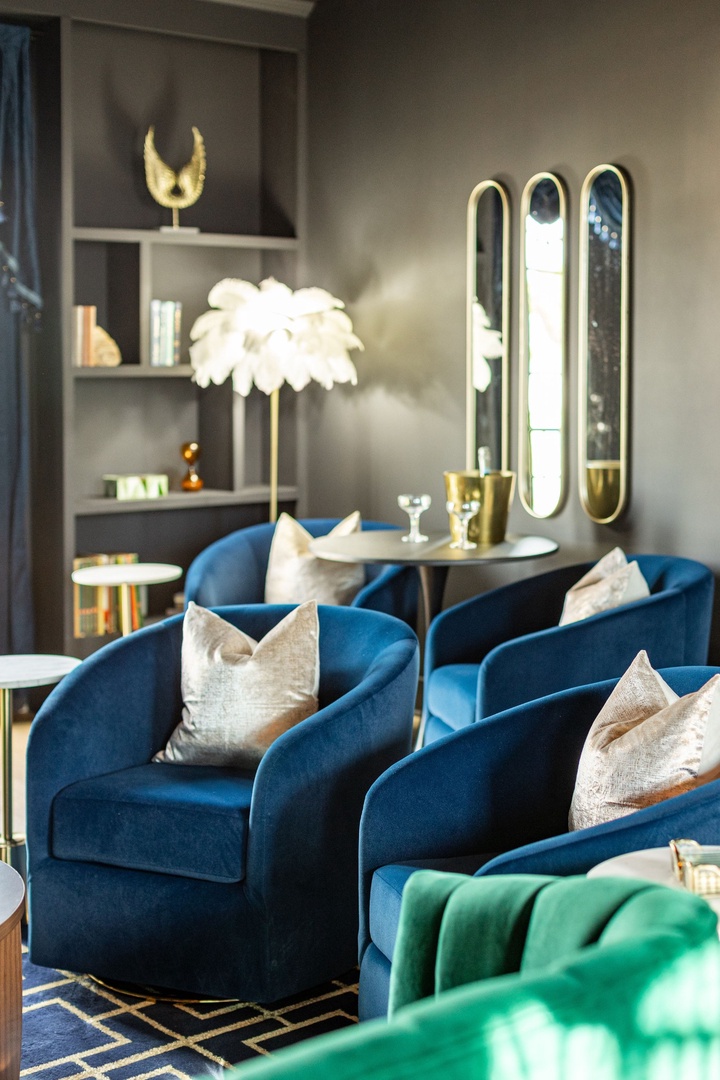 51st  Living Room