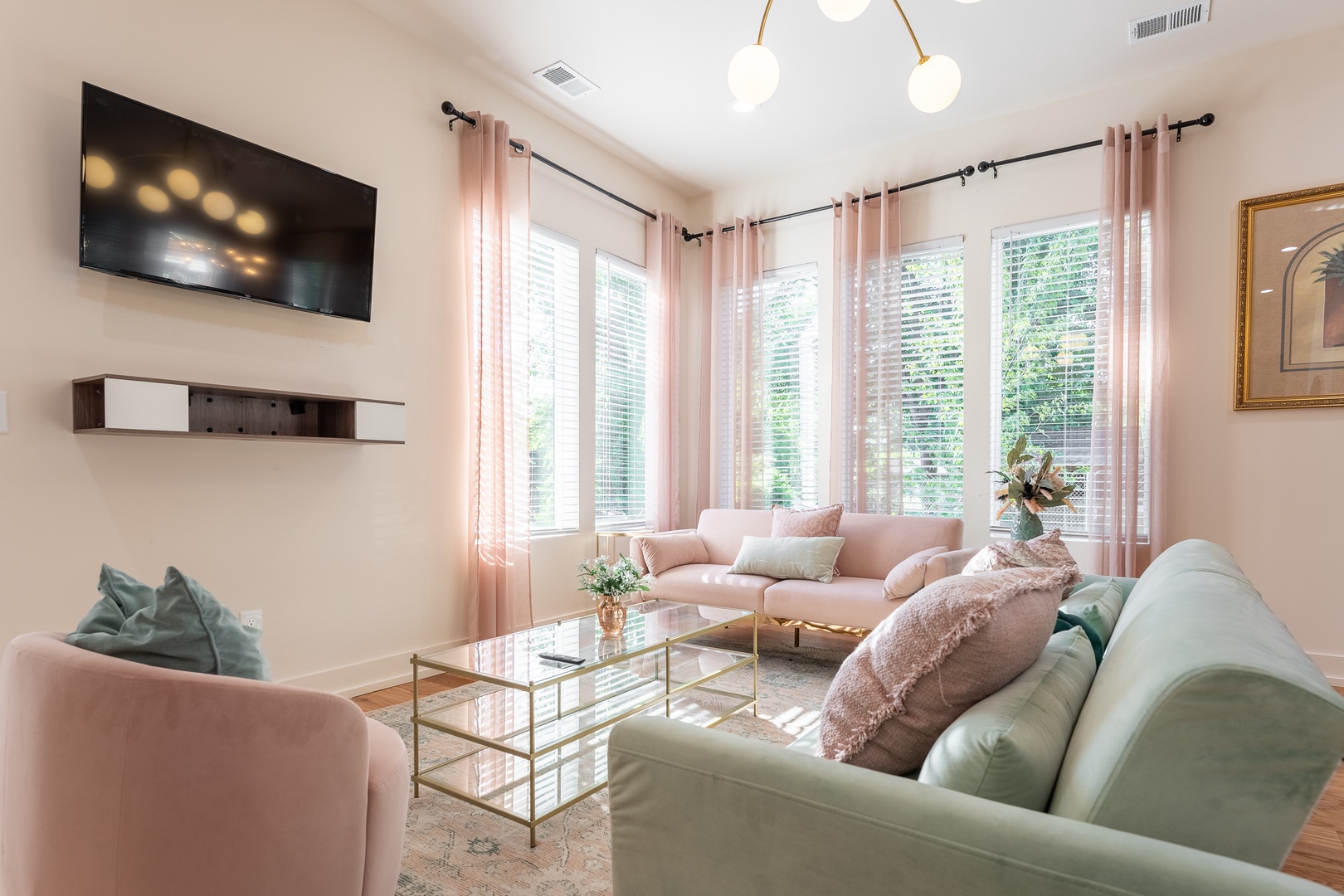 The Pink Royale (LG) - 3