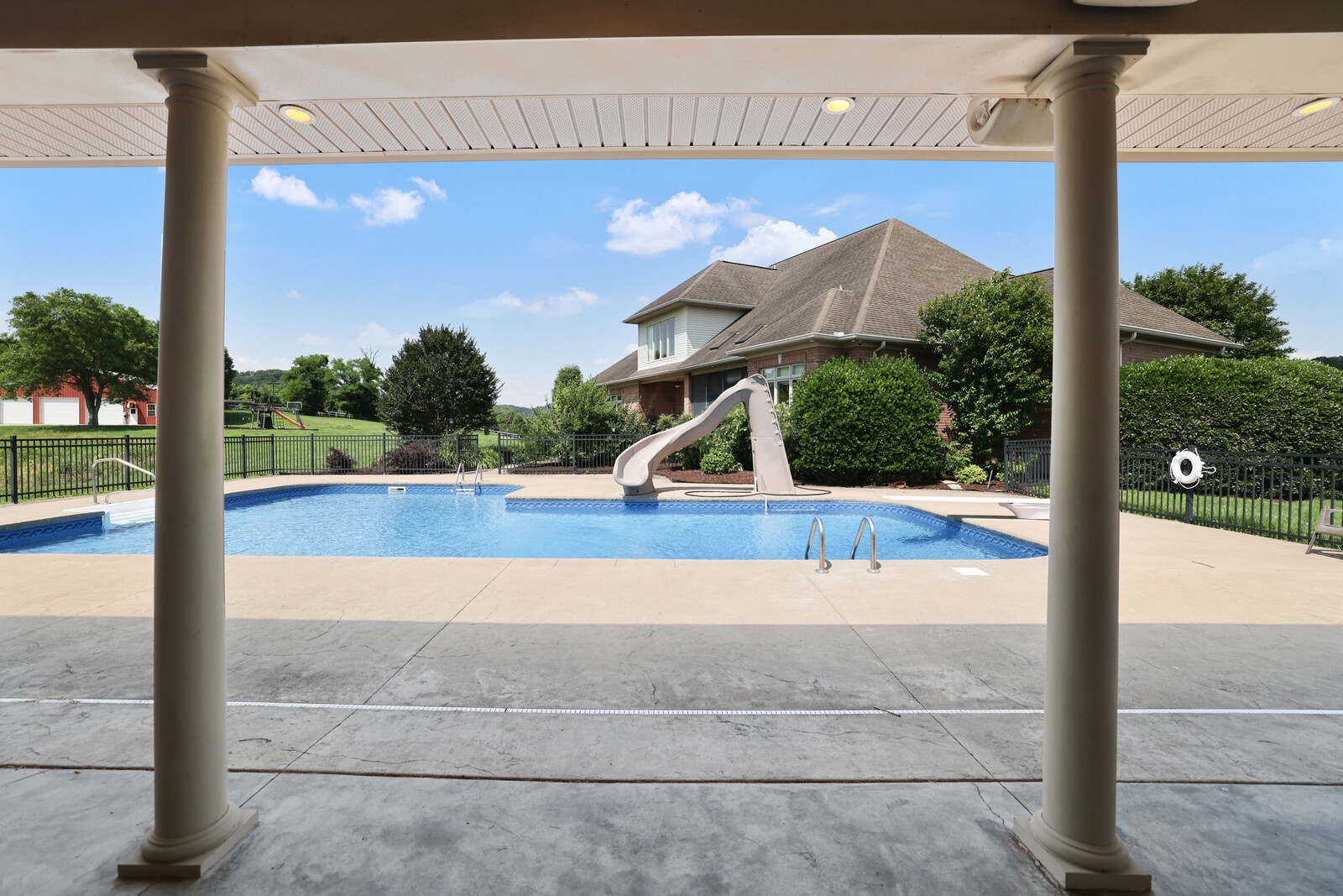 MC Pool House - 8