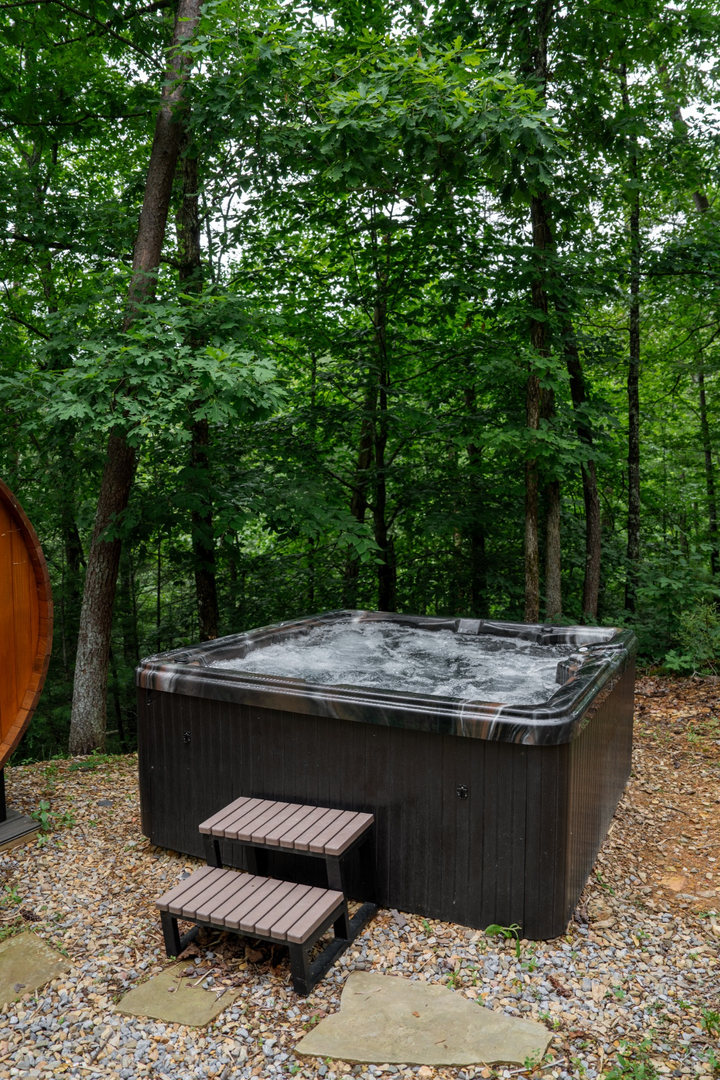 Bath tub