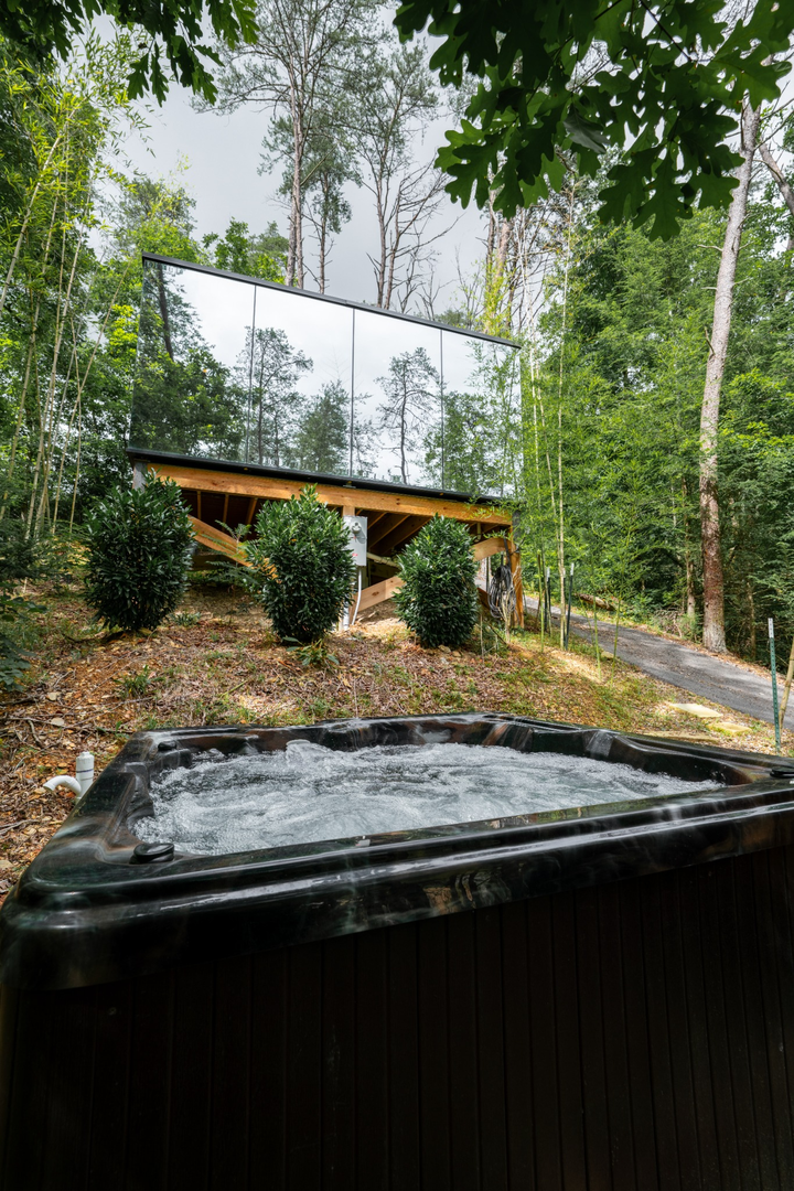 Mirror Home with Bath tub