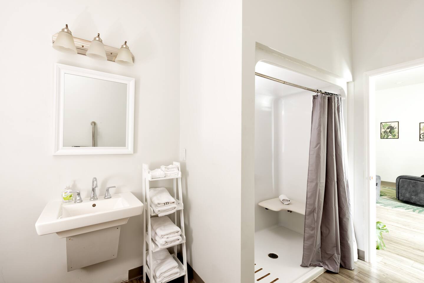 Tropical Hideaway Bathroom 2