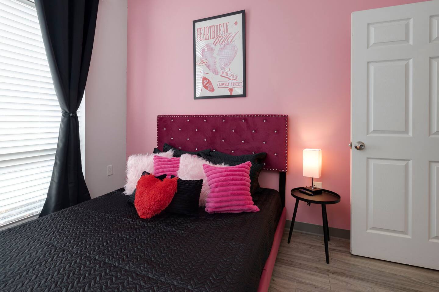 Legends Lounge Bedroom 2