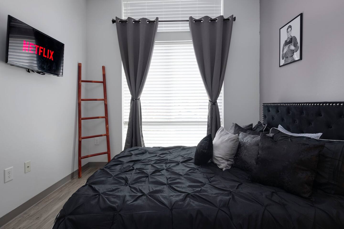 Legends Lounge Bedroom 1