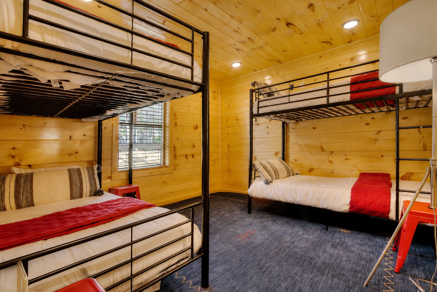 Bedroom 4 - 2 Bunk Twin Bed (Sleeps 4)