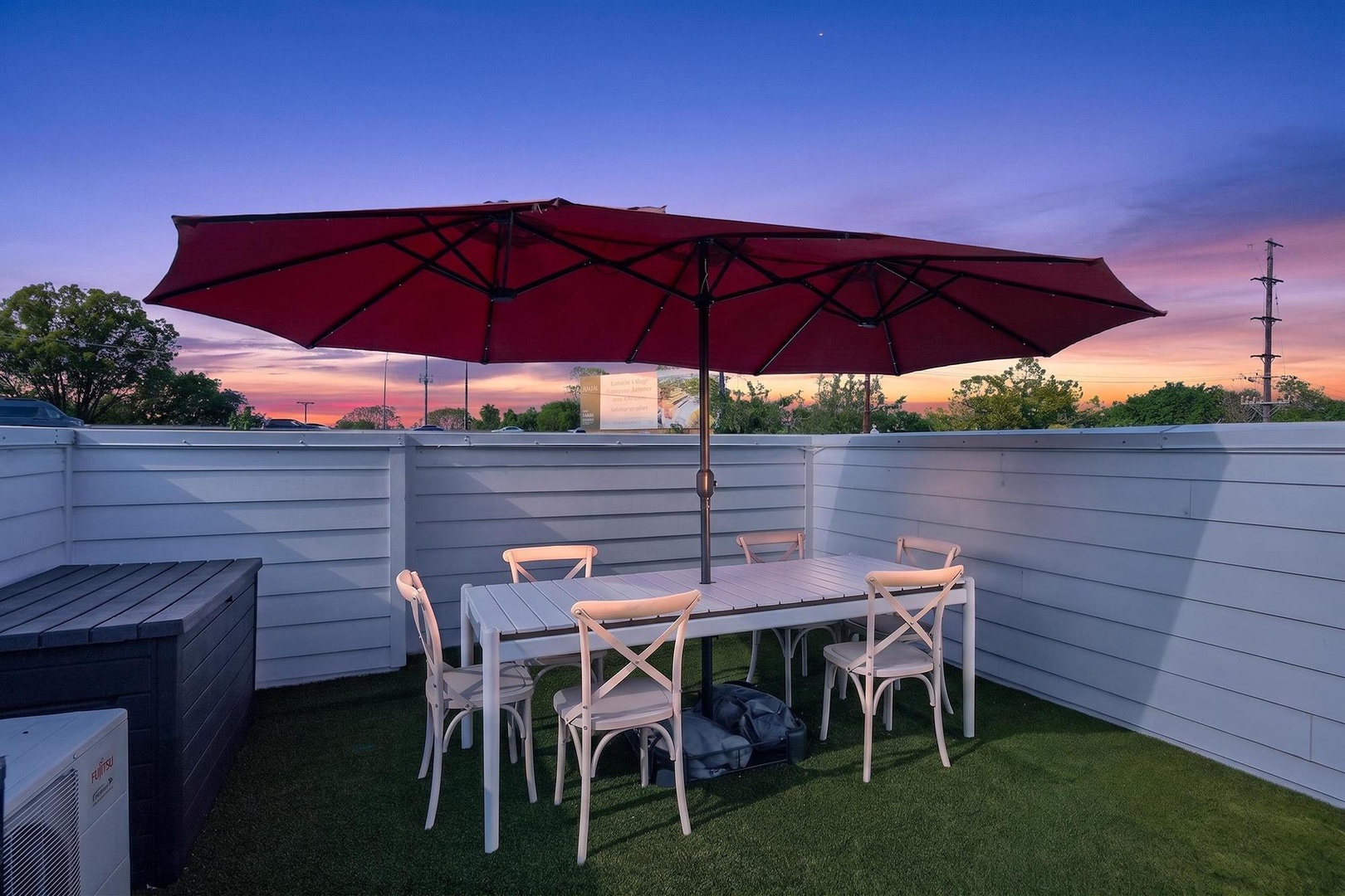 Outdoor dining