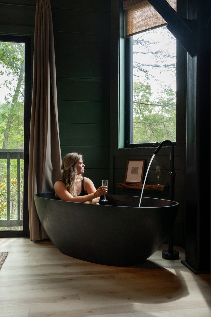 Bath tub with a view