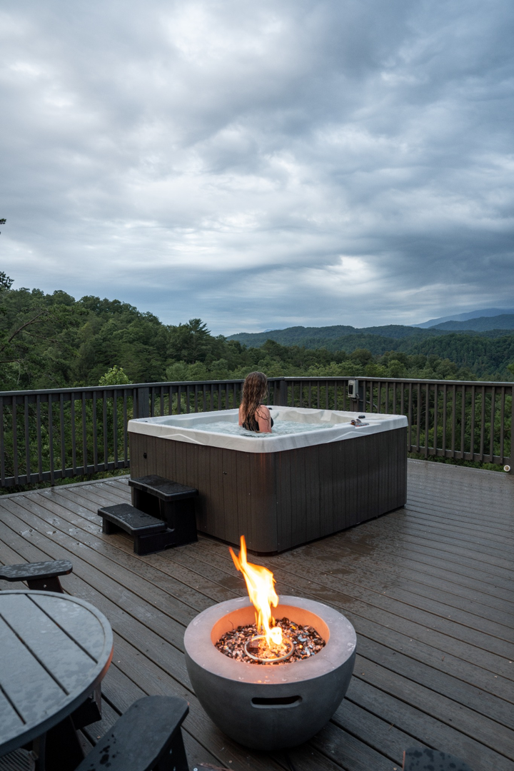 Bath tub