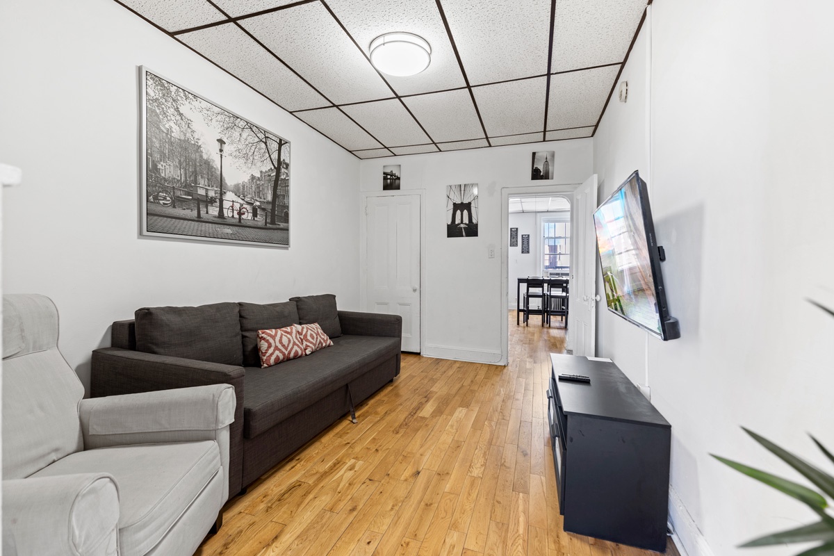 Designed 1BR Next to Path 10min to NYC