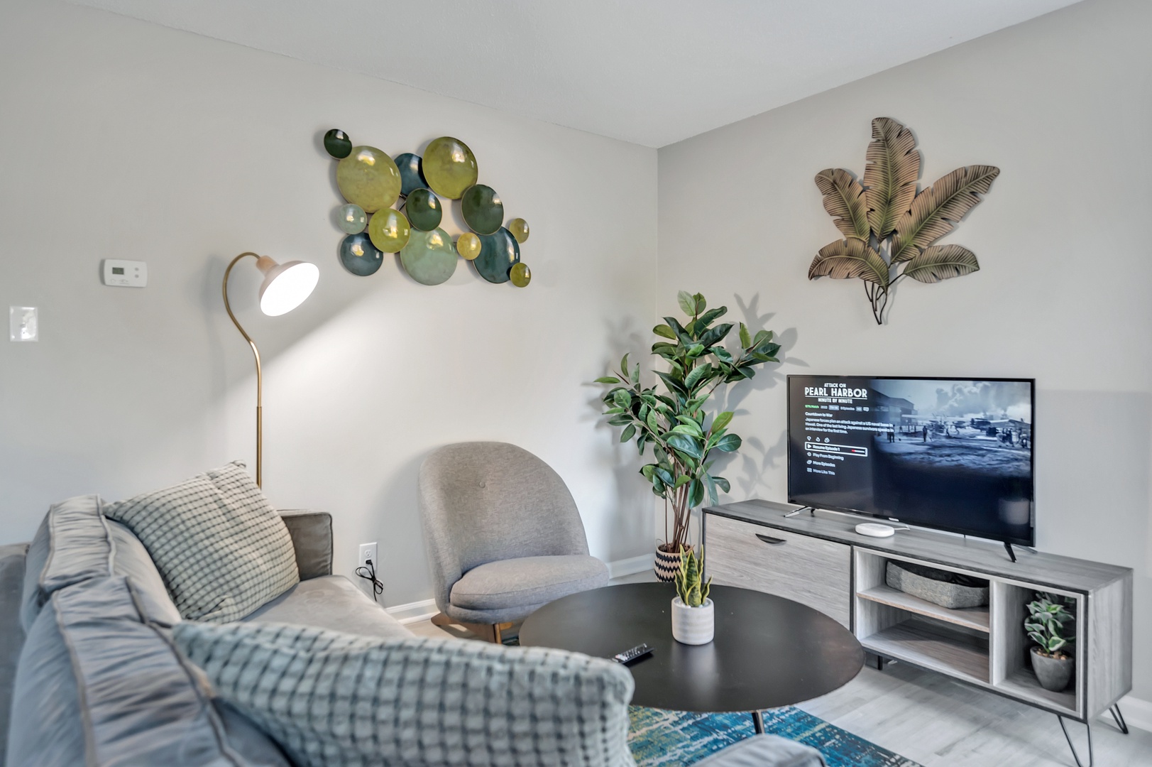 Cozy & Peaceful 2BR with Parking