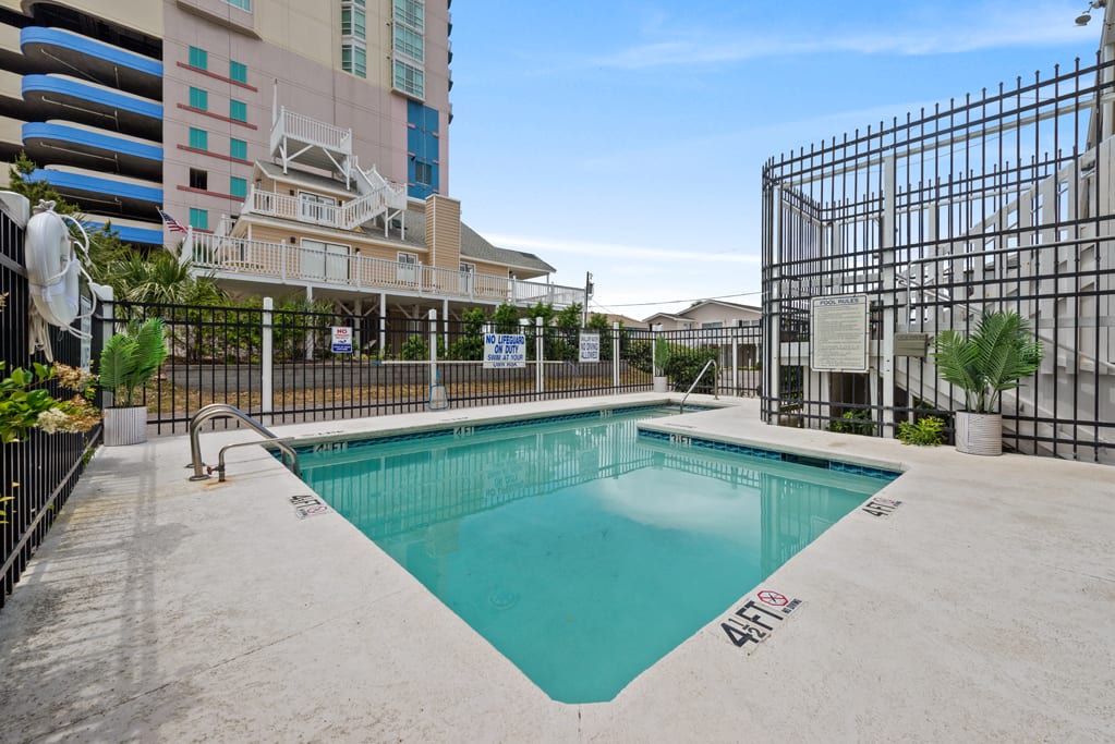 Perfect Location 1BR Pool Parking Outside Area 9