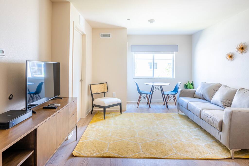 Viagem Welcoming 1BR with Gym Sunny Area Parking