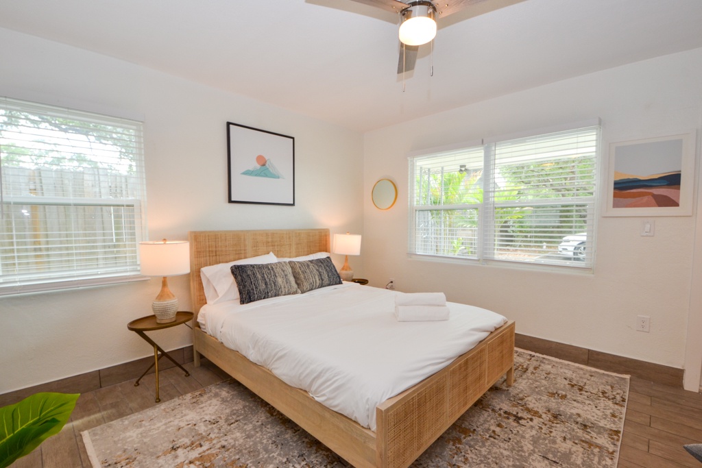 Newly Renovated Studio with Parking 12
