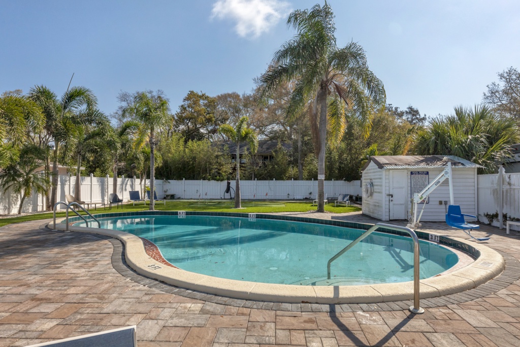 Simple and Relaxing Studio Pool and Parking 114