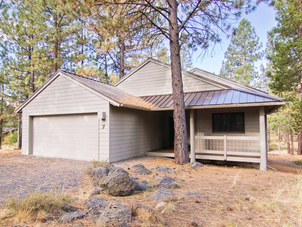 7 puma lane outlet sunriver