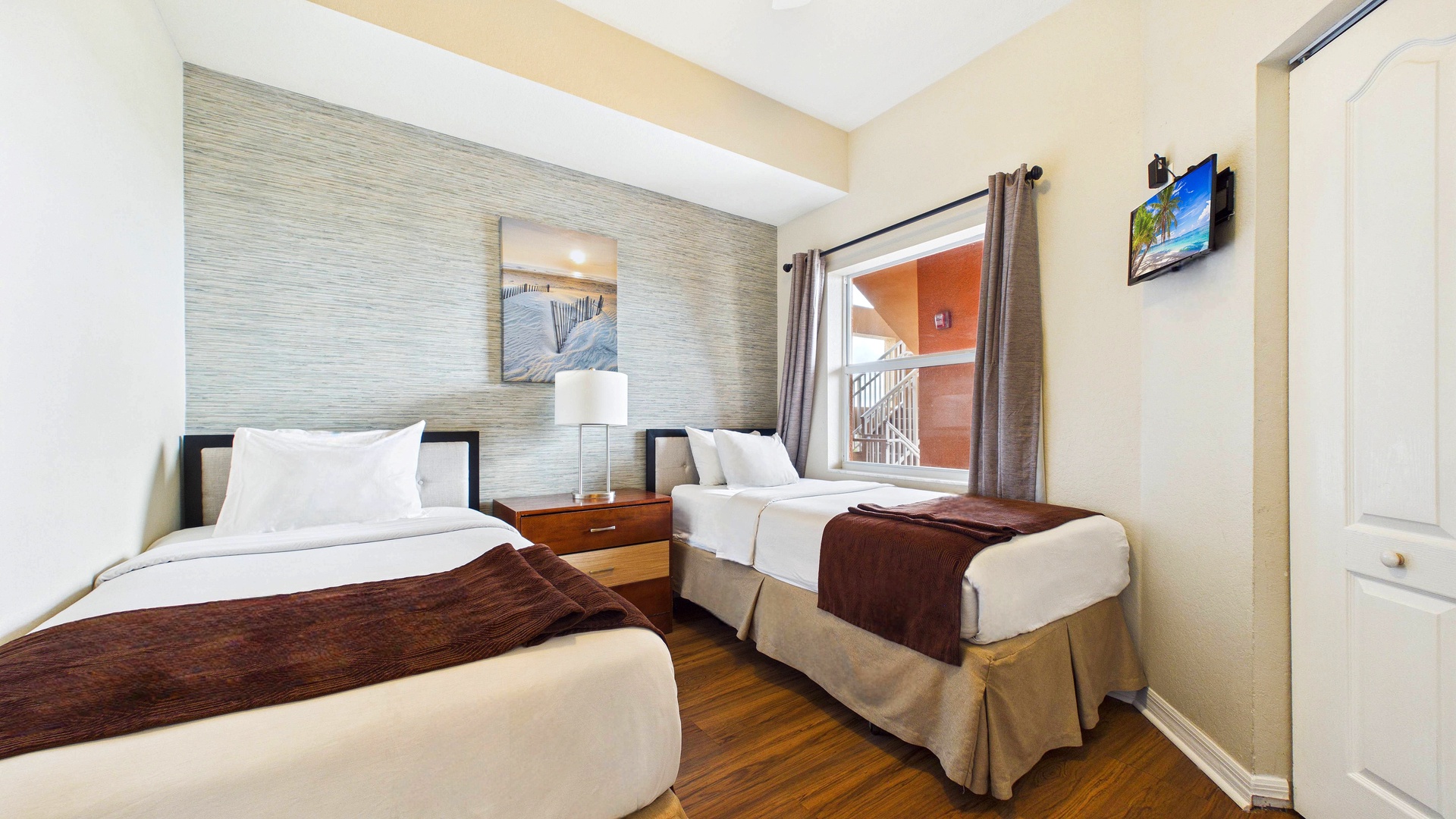 SurfBeach605GuestBedroom