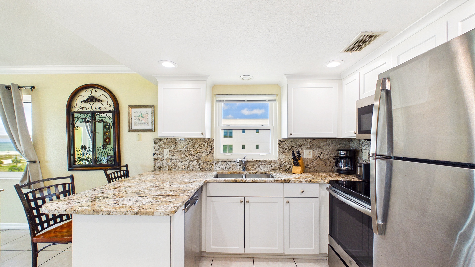 SouthBeach608Kitchen(3)