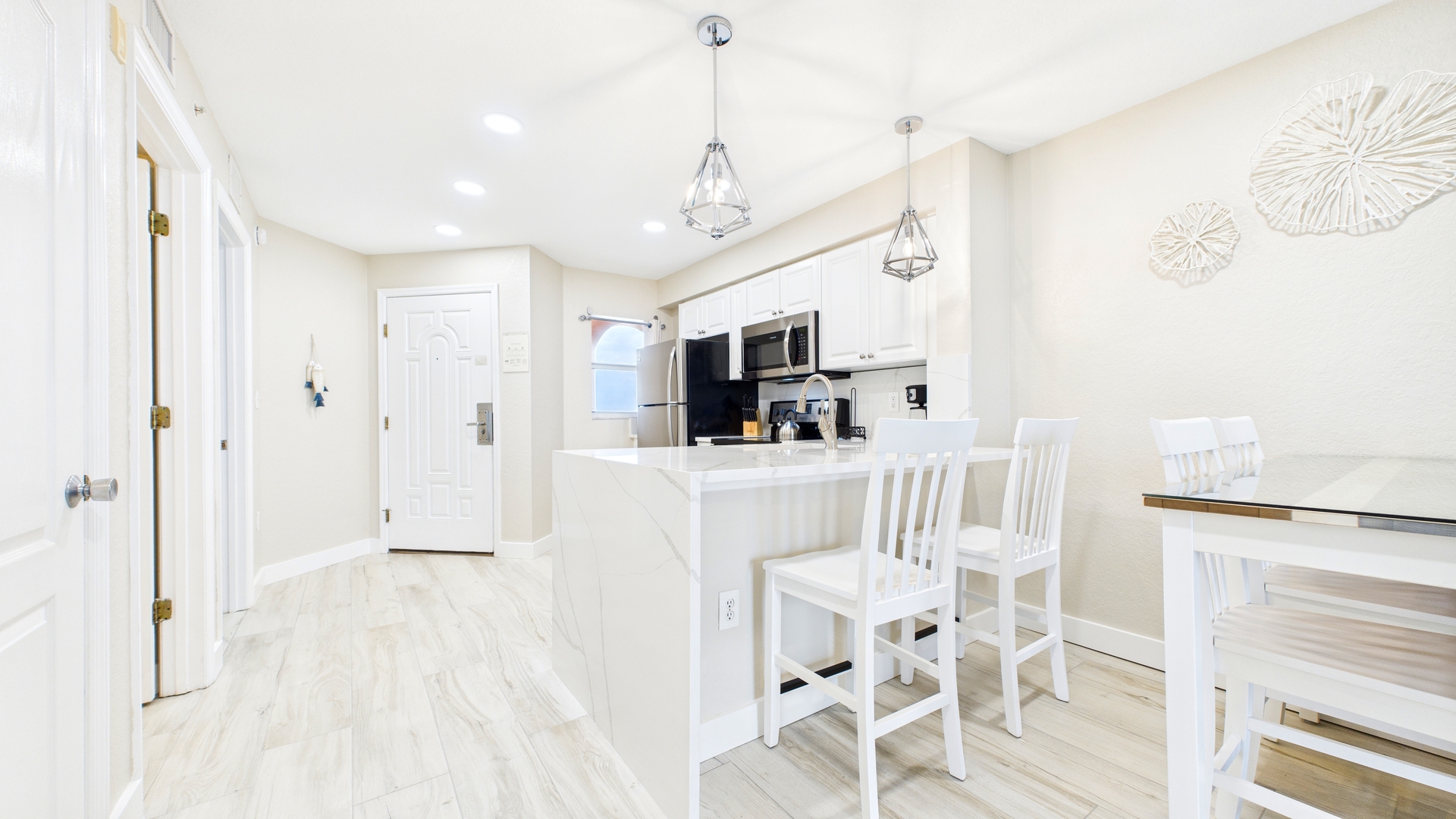 Surf Beach Room 505 Kitchen (1)