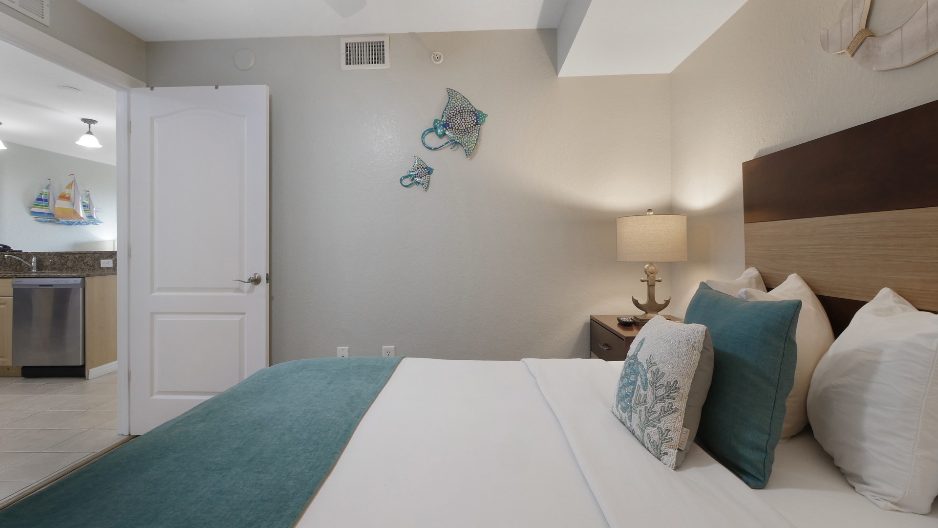 Surf Beach Room 303 Guest Bedroom (1)