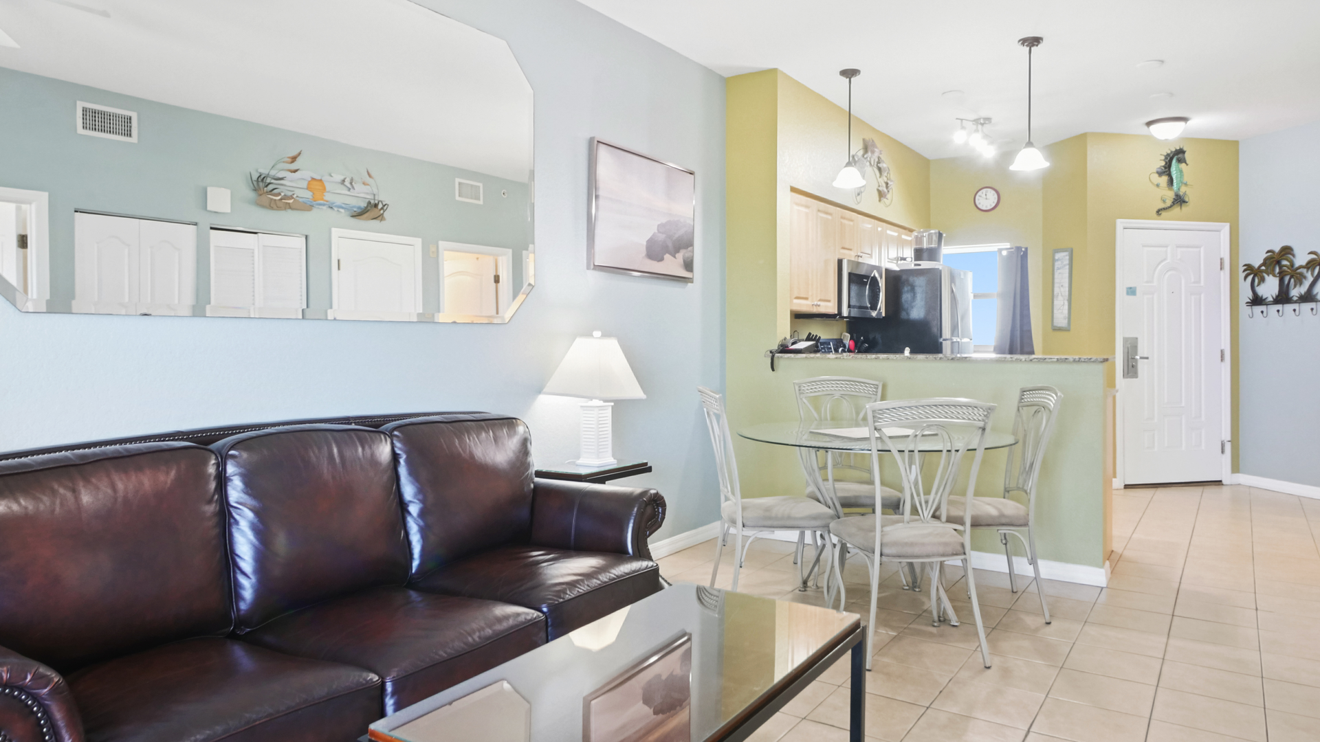 Surf Beach Room 602 Living Room (1)