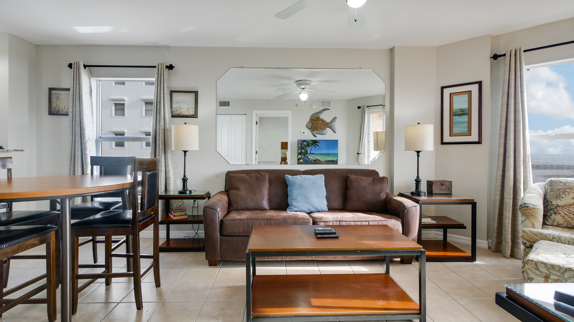 Surf Beach Room 401 Living Room (2)