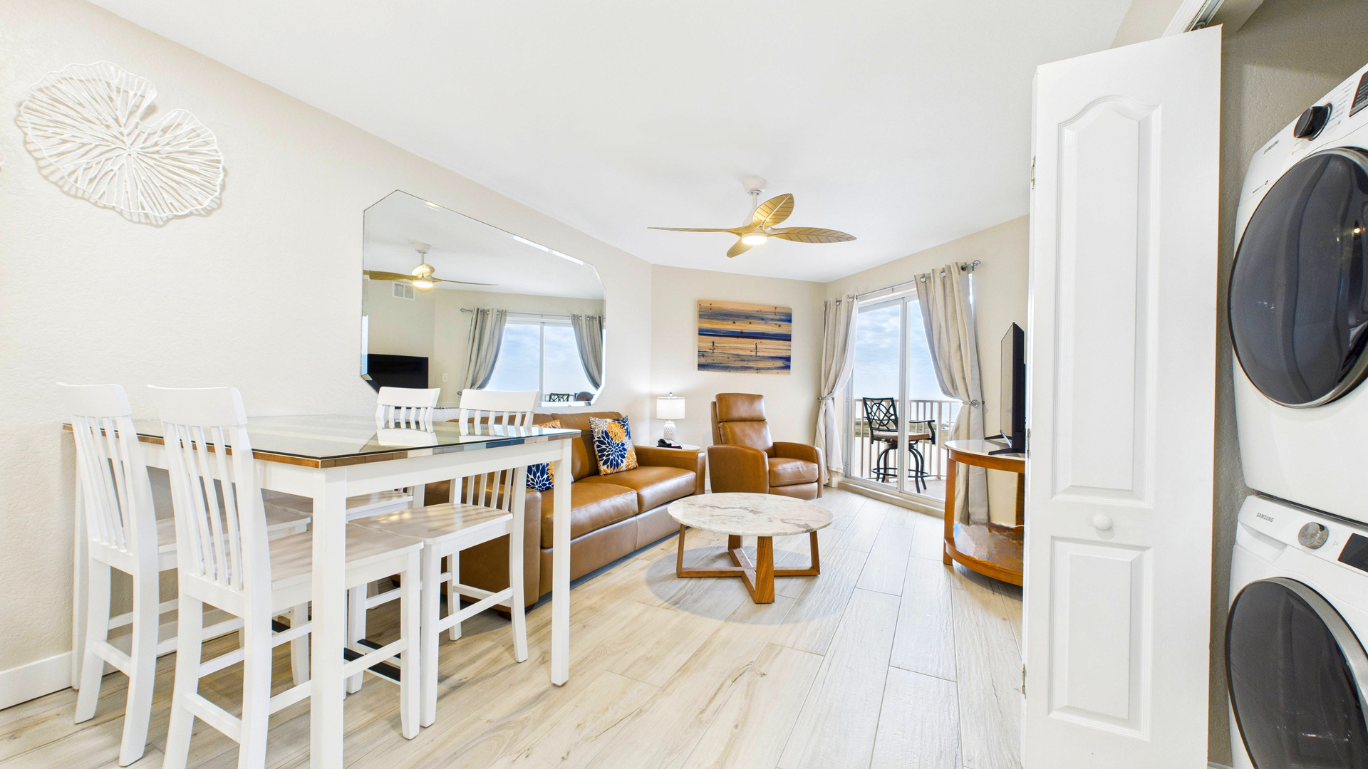 Surf Beach Room 505 Living Room (2)