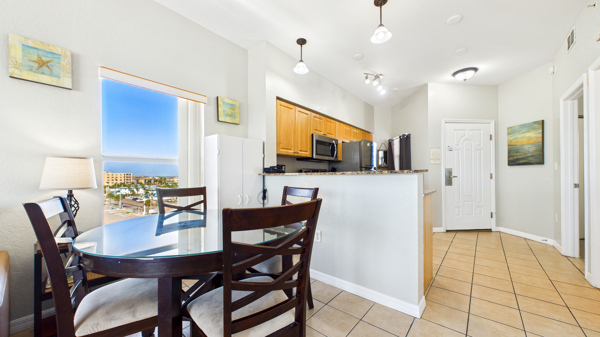 Surf Beach Room 606 Dining Area