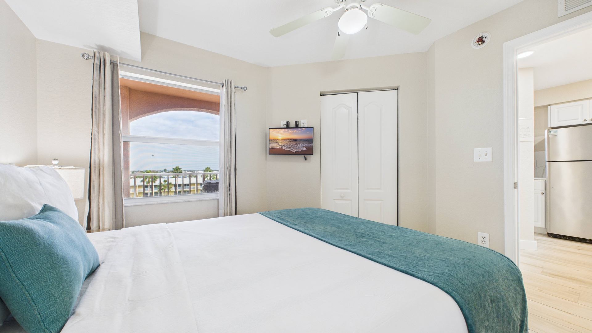 Surf Beach Room 505 Guest Bedroom