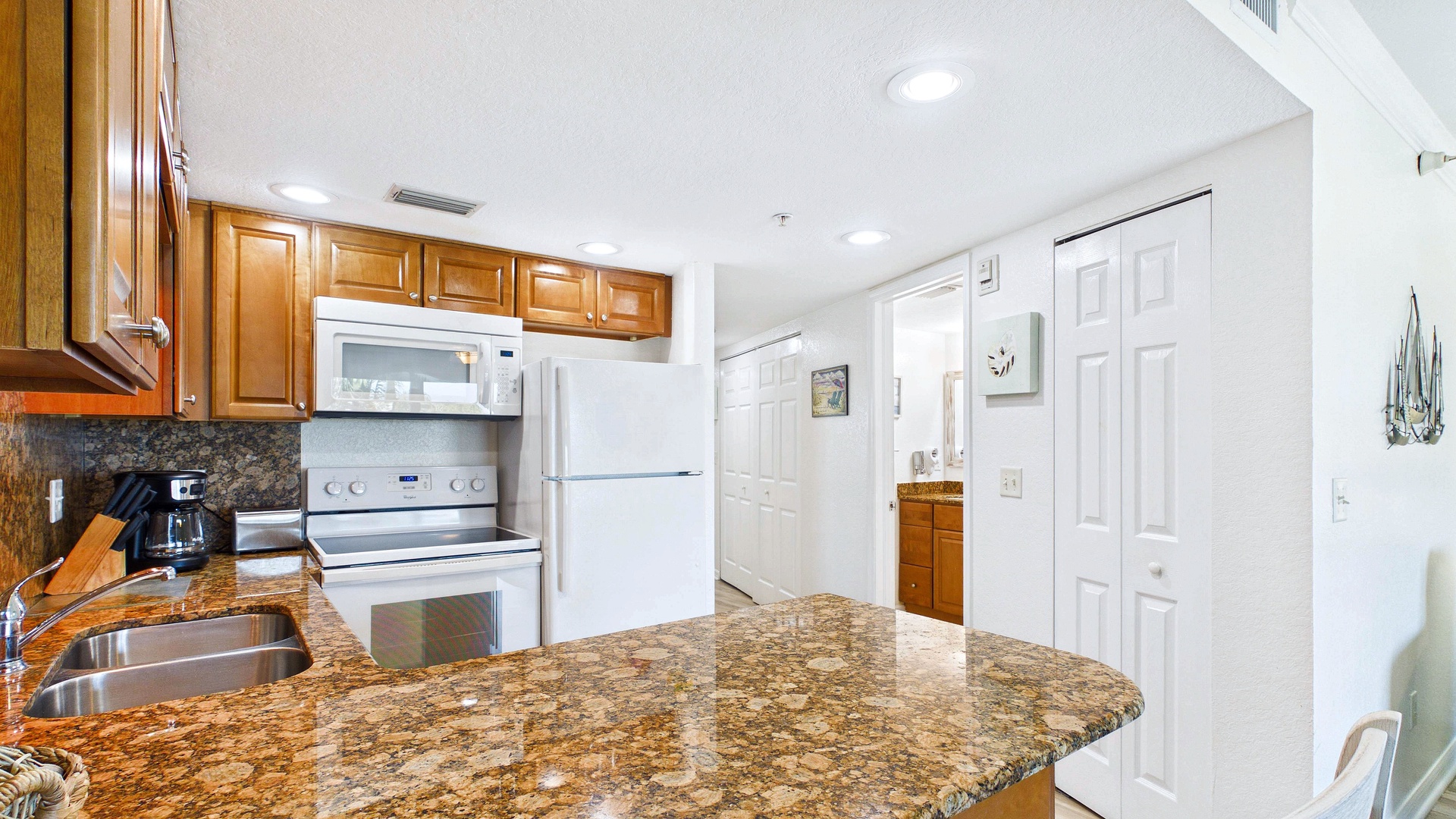 SouthBeach405Kitchen(3)