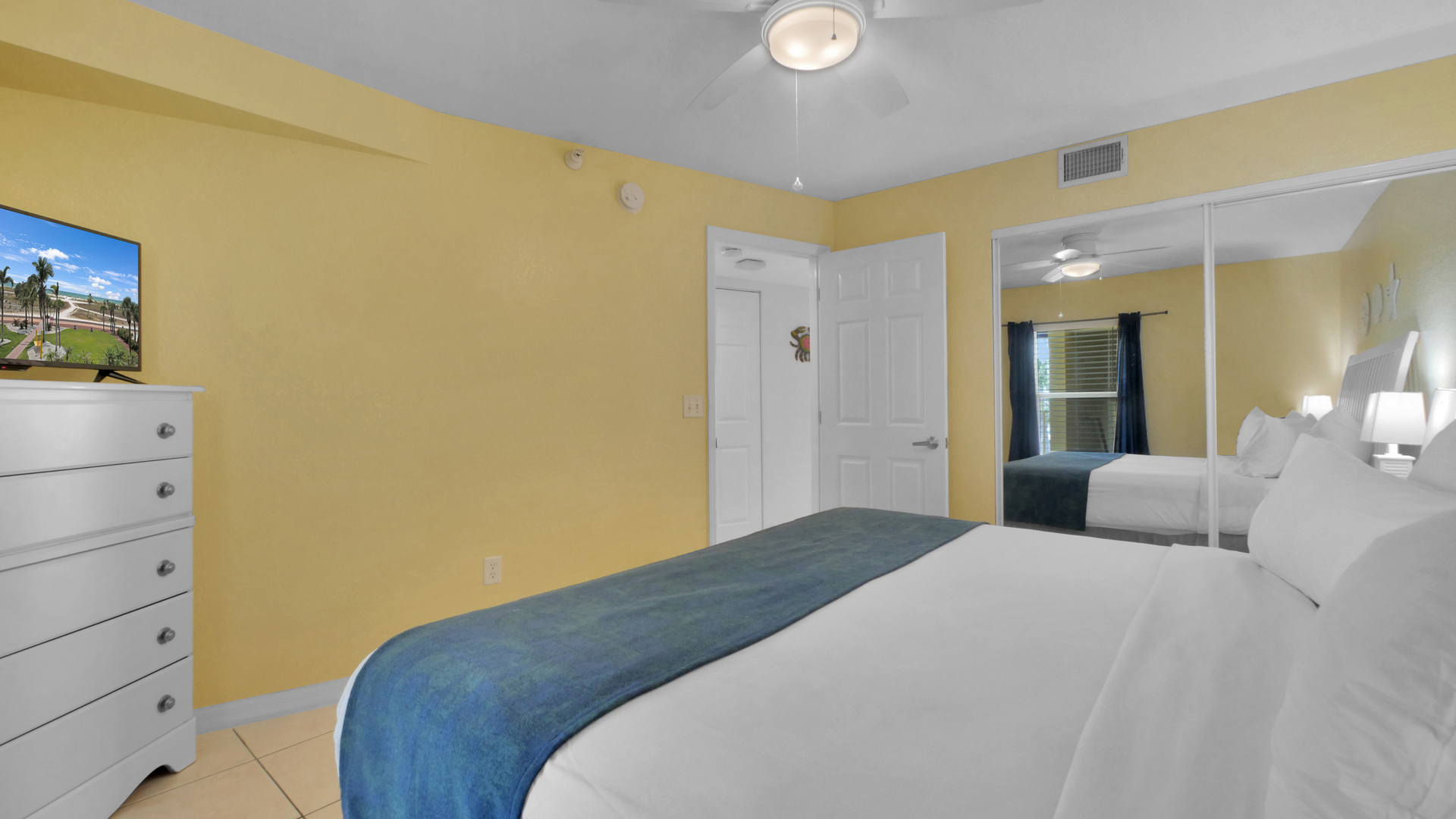 South Beach Room 307 Bedroom