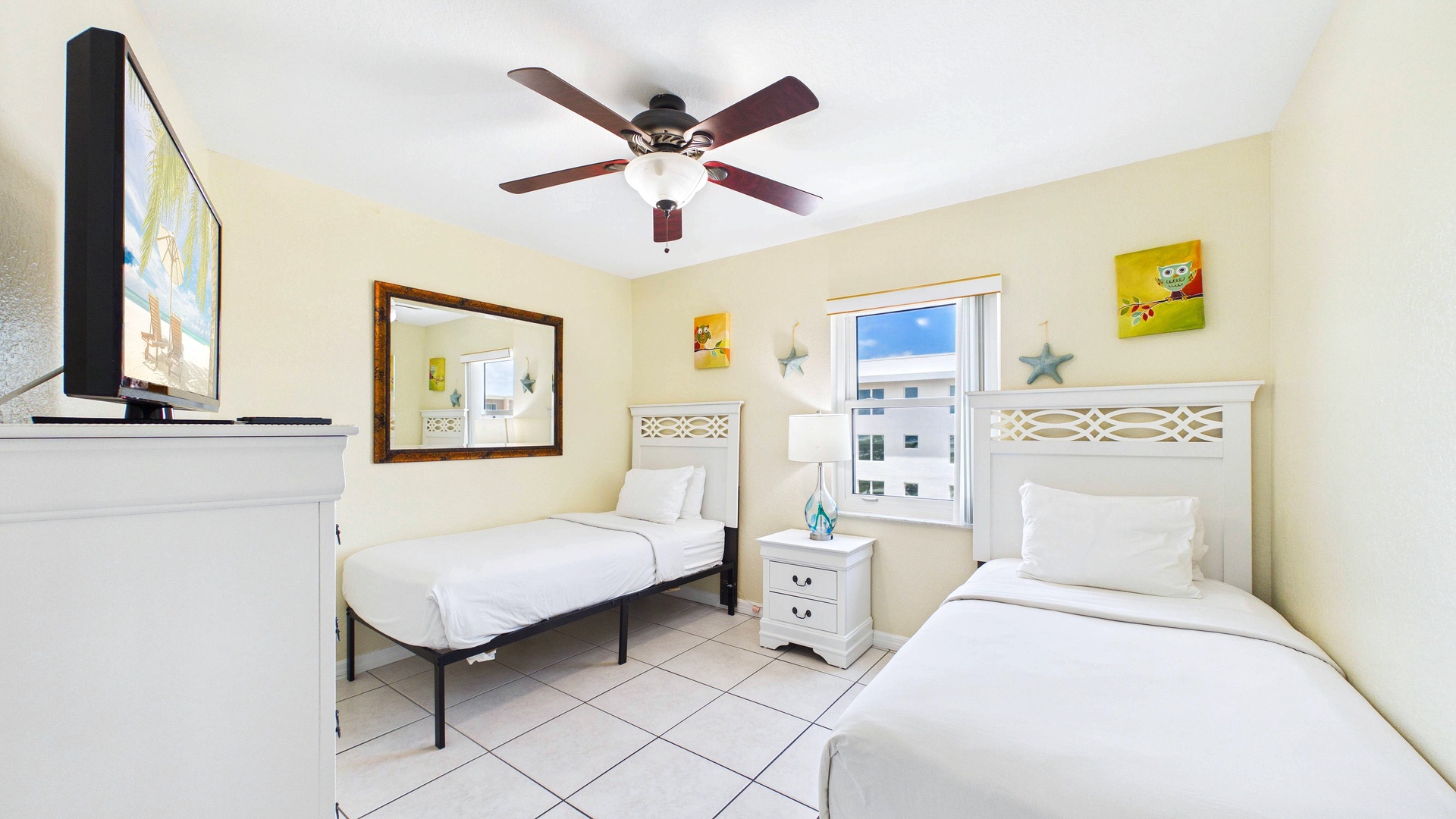 SouthBeach608GuestBedroom