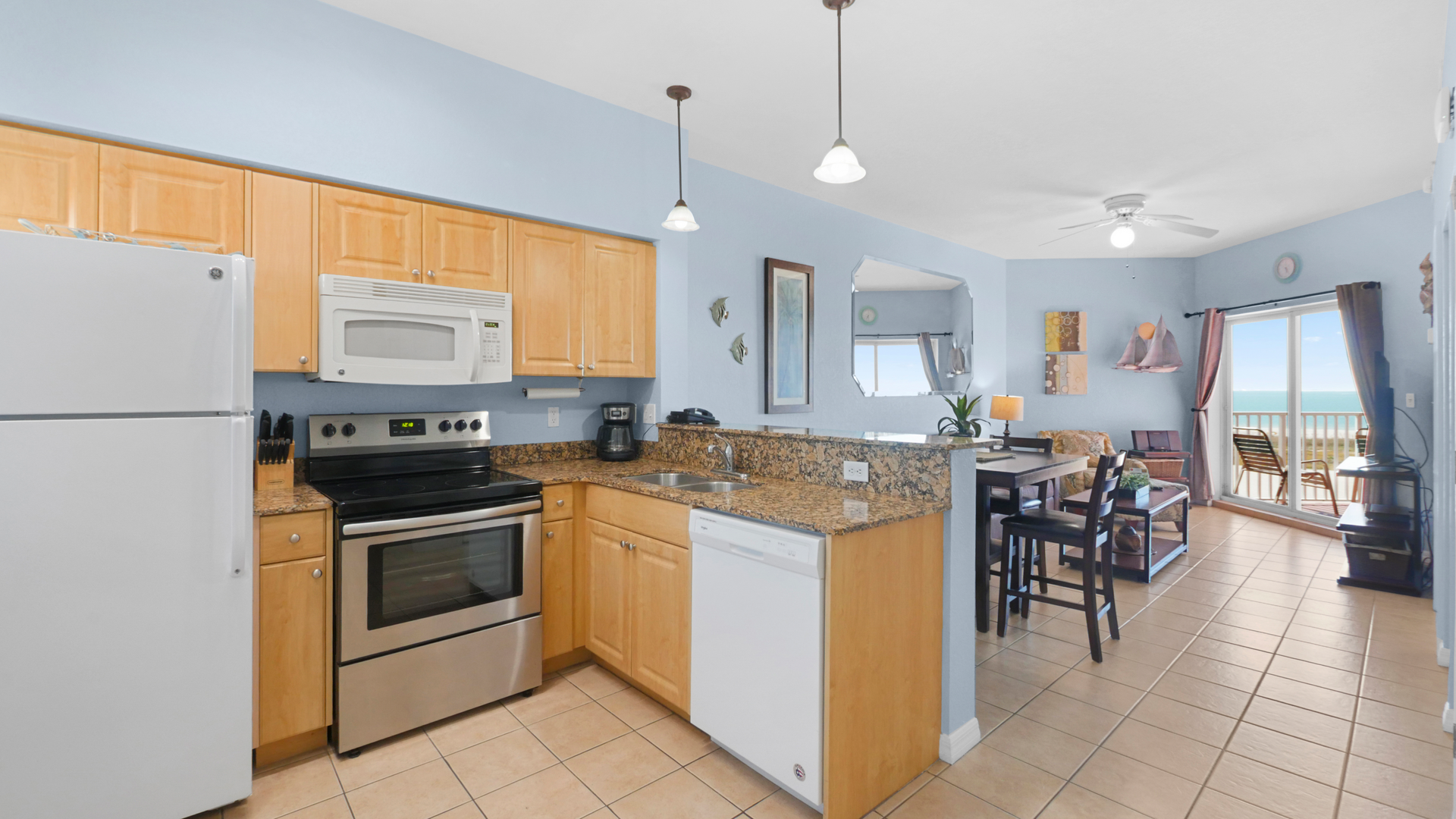 Surf Beach Room 603 Kitchen (1)