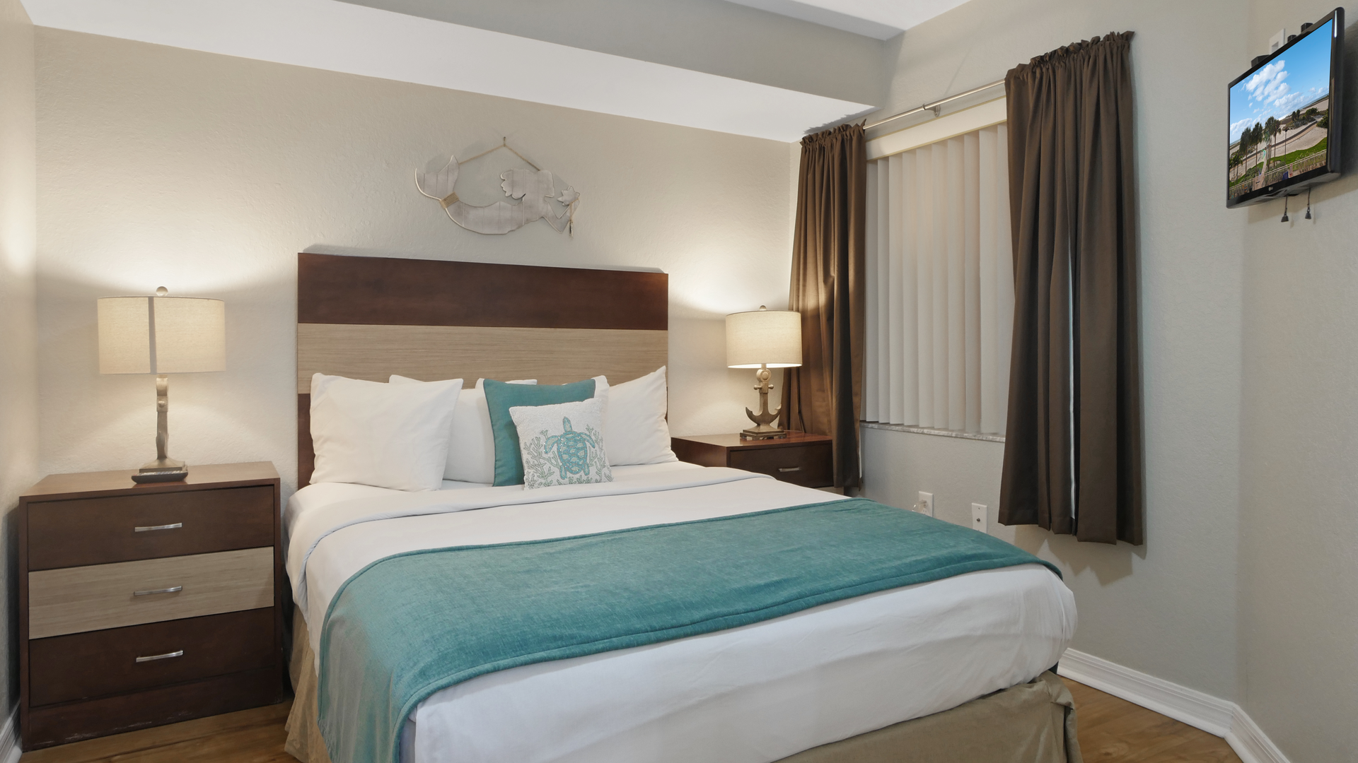 Surf Beach Room 303 Guest Bedroom