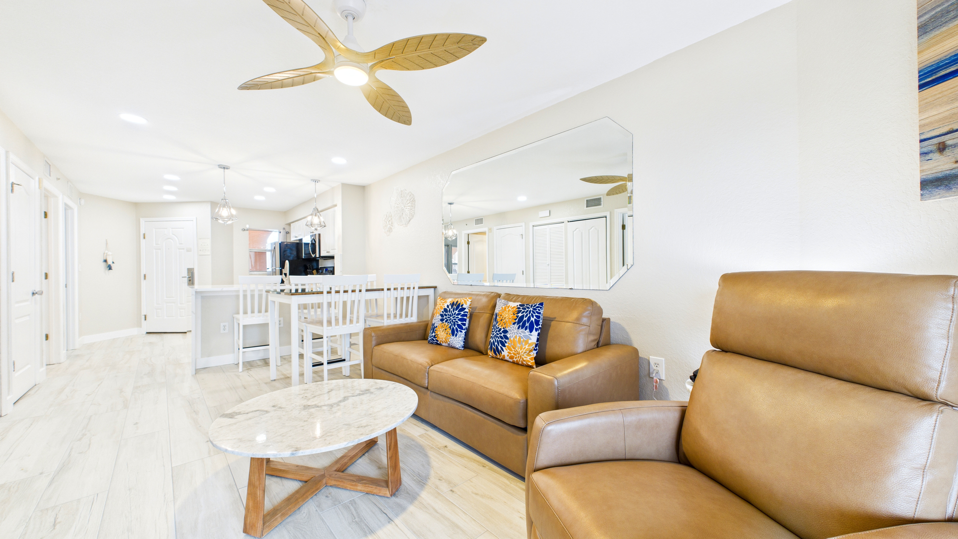 Surf Beach Room 505 Living Room