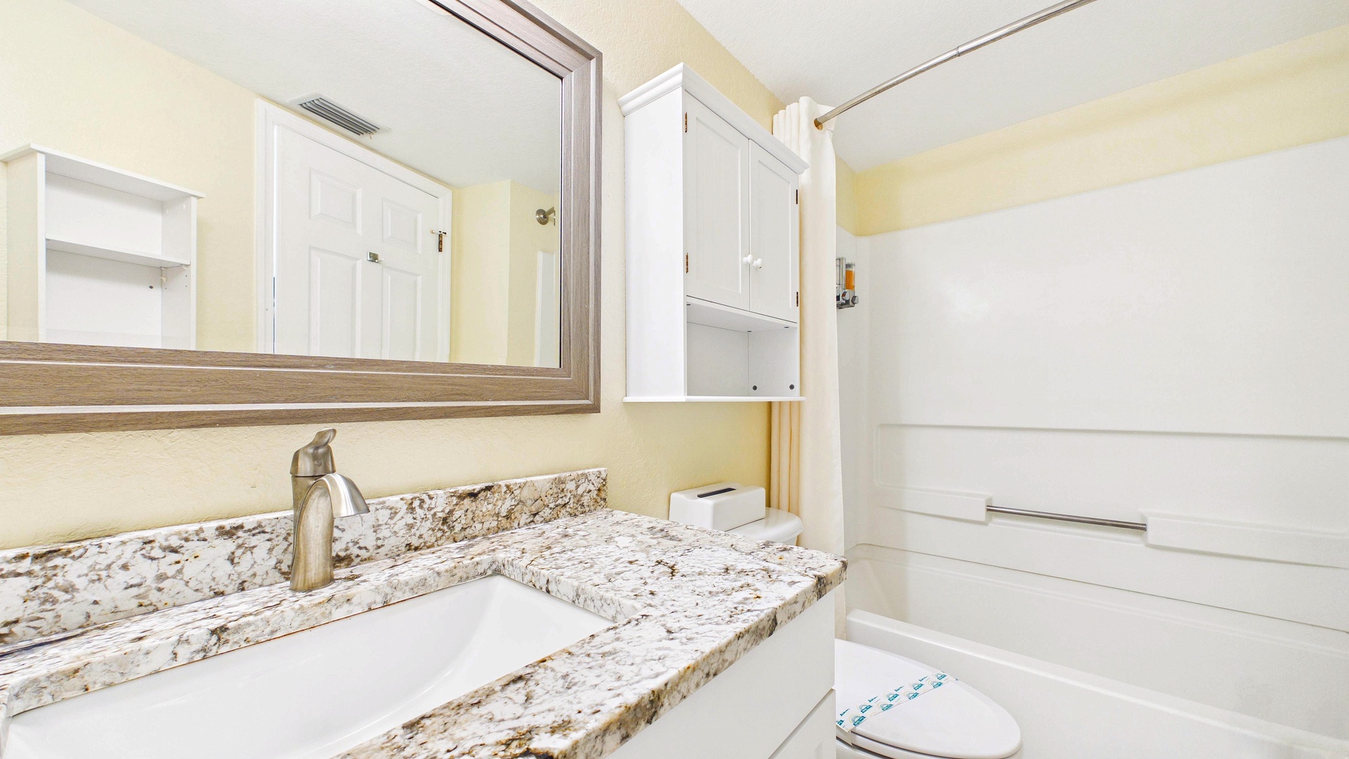 SouthBeach608GuestBathroom(1)