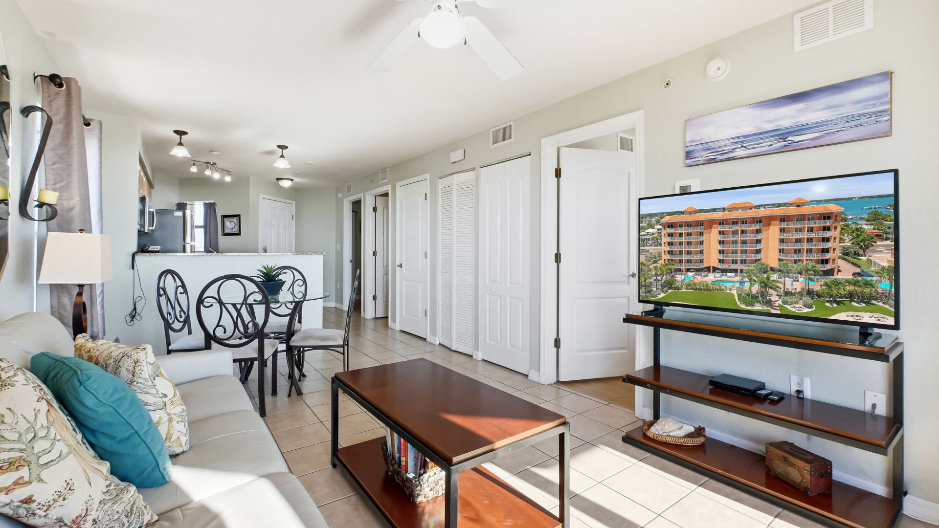 Surf Beach Room 406 Living Room (2)