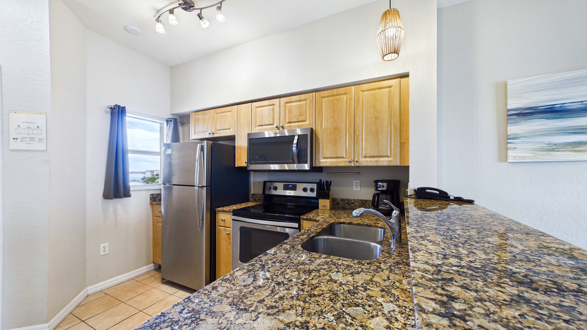 SurfBeach605Kitchen(3)