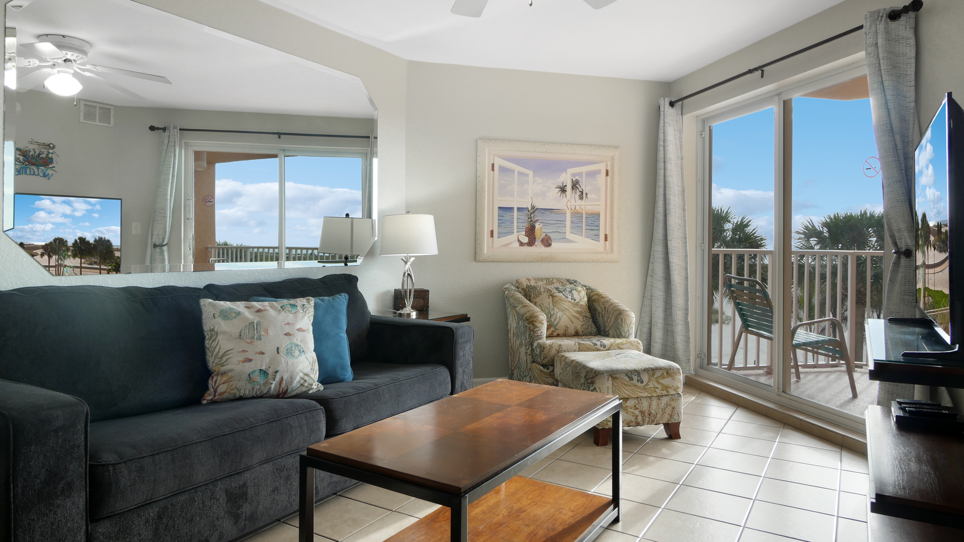 Surf Beach Room 303 Living Room