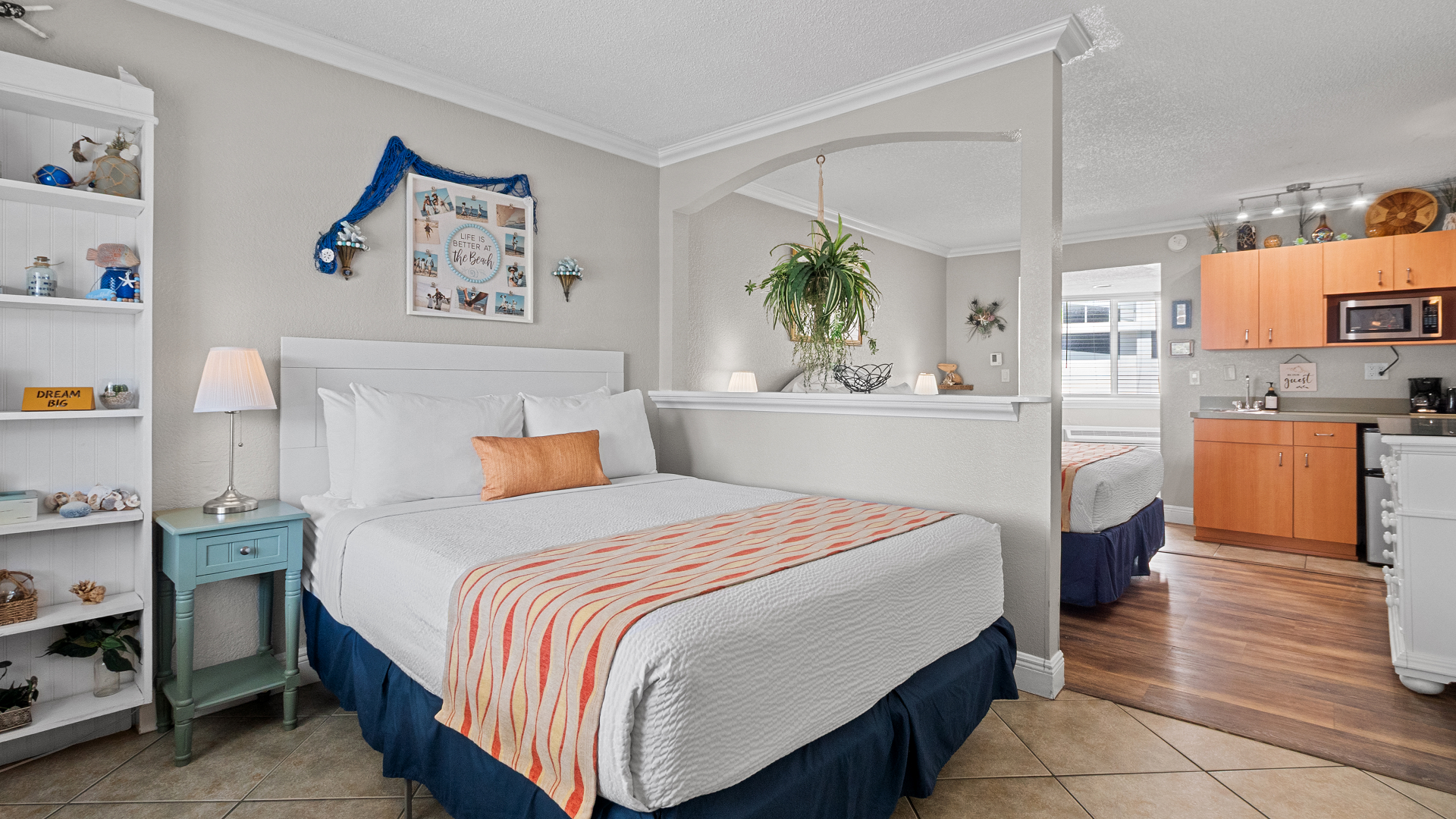 Entrance View - 2 Queen Beds