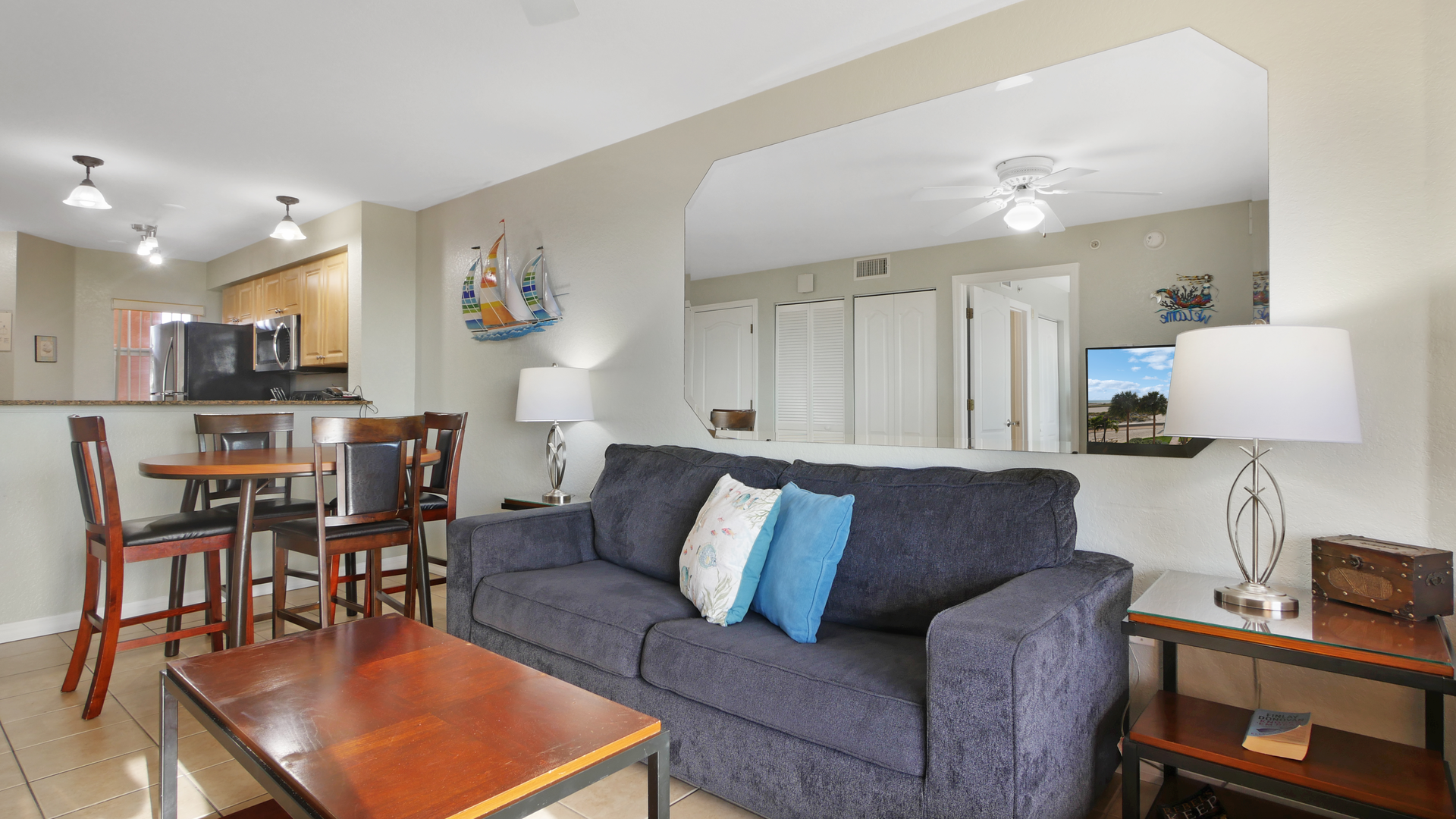 Surf Beach Room 303 Living Room (2)