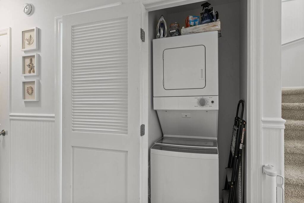 Your in-unit laundry closet keeps you comfortable with a convenient washer and dryer, plus handy storage for all your cleaning essentials.