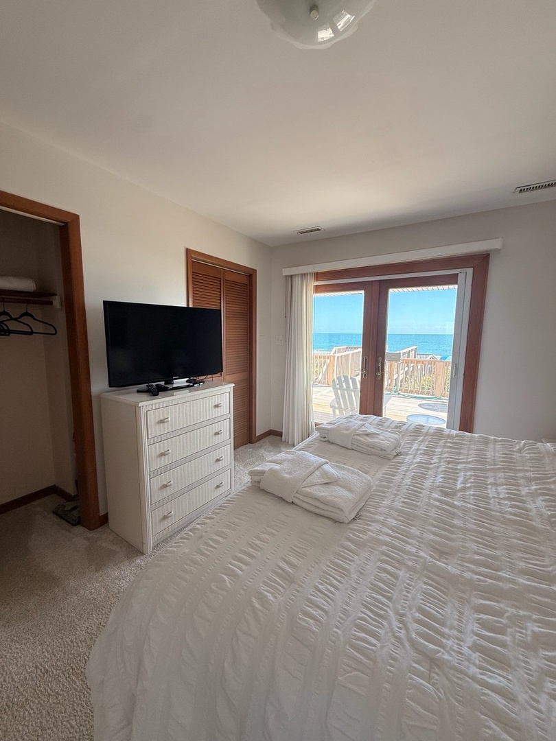 Wake up to the sound of waves and your own private ocean view. Step from bed straight onto your balcony, where sunlit mornings and salty breezes await.