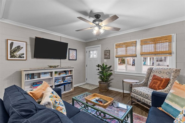 Unwind in this cozy living room with your favorite shows on the flat-screen TV and ceiling fan keeping you perfectly comfortable.