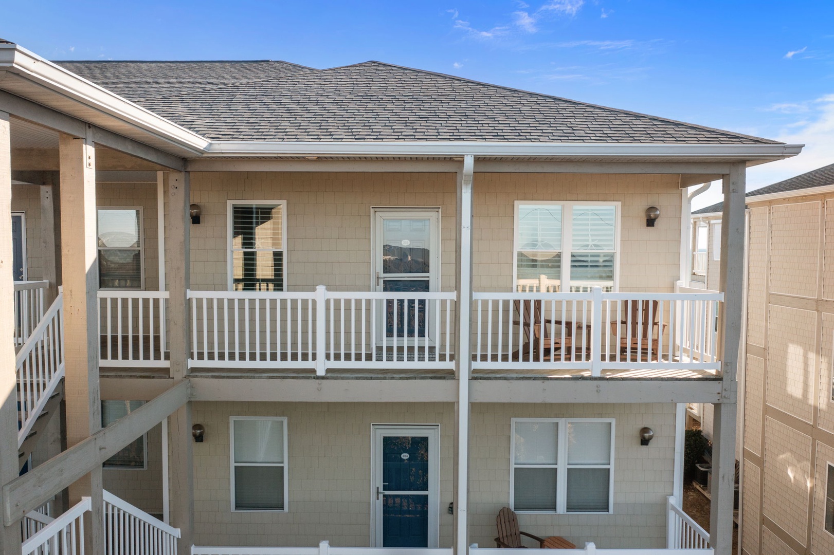 This beachside rental features spacious balconies where you can soak up the coastal atmosphere and enjoy peaceful moments outdoors.