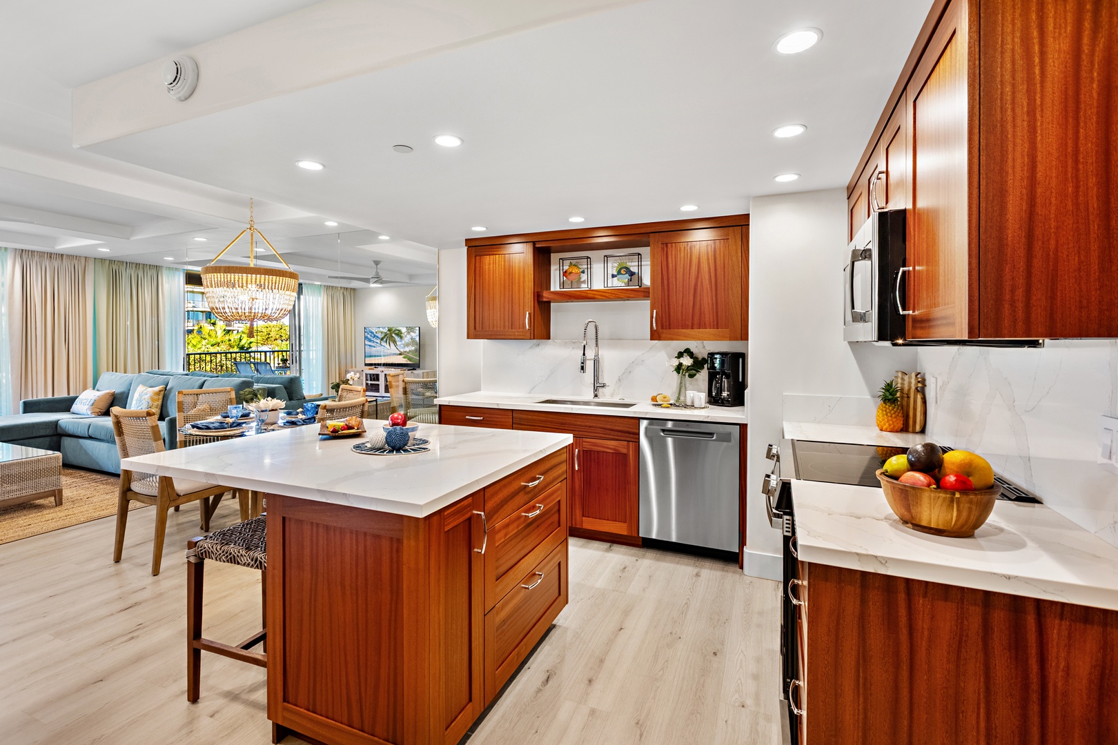 Cook, dine, and connect in a fully equipped kitchen with a welcoming dining area. Perfect for everything from quick island breakfasts to cozy dinners at home.
