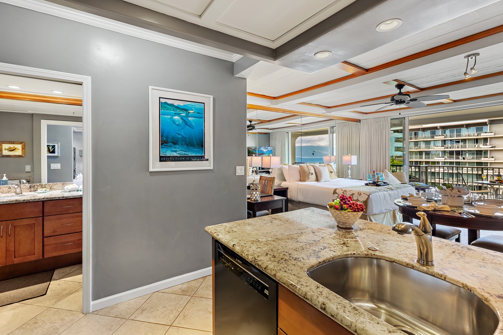 Cook, dine, and connect in a fully equipped kitchen with a welcoming dining area. Perfect for everything from quick island breakfasts to cozy dinners at home.