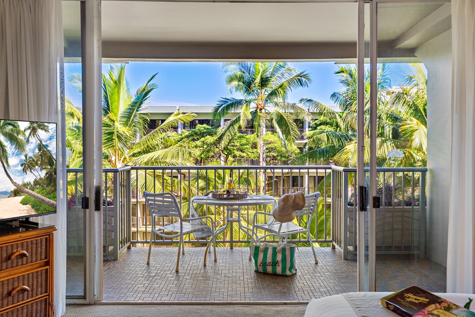 Wake up to soothing garden views and step out onto your lanai to experience Maui’s natural beauty.