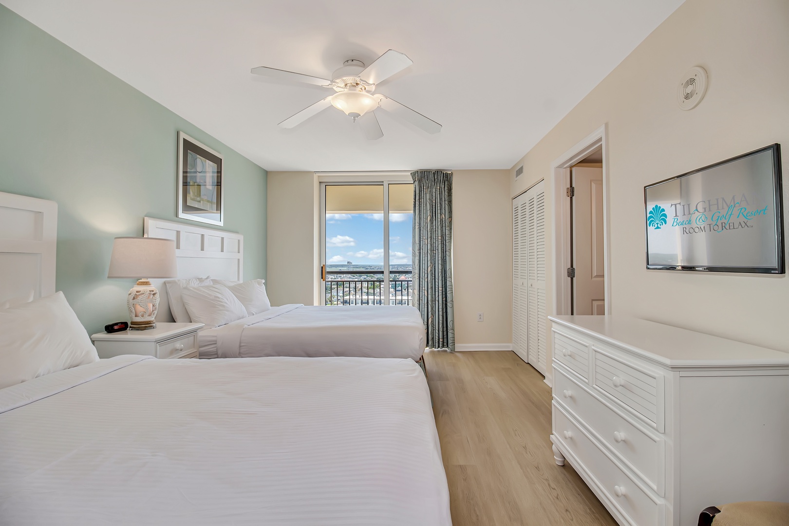 Guest Bedroom, Two Queens