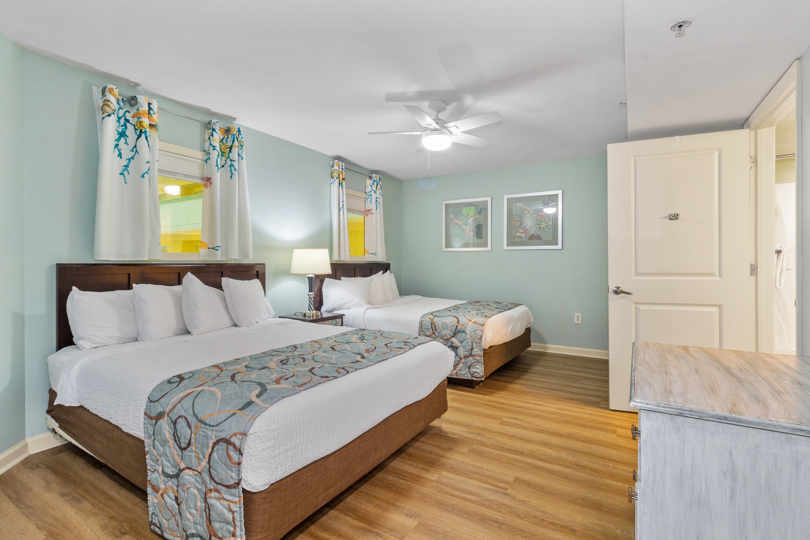 Double Queens Bedroom