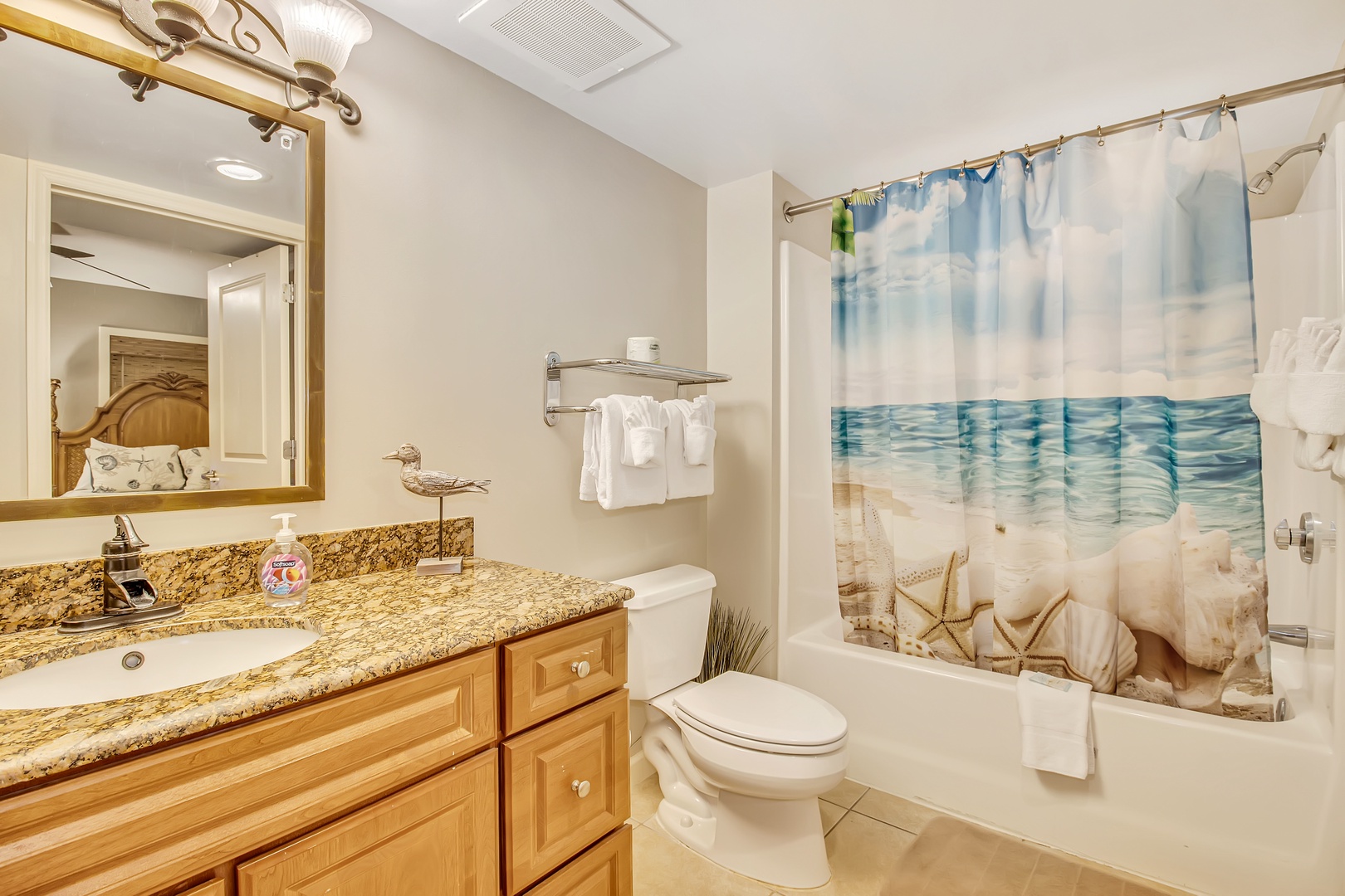 Double Queen Full Bathroom